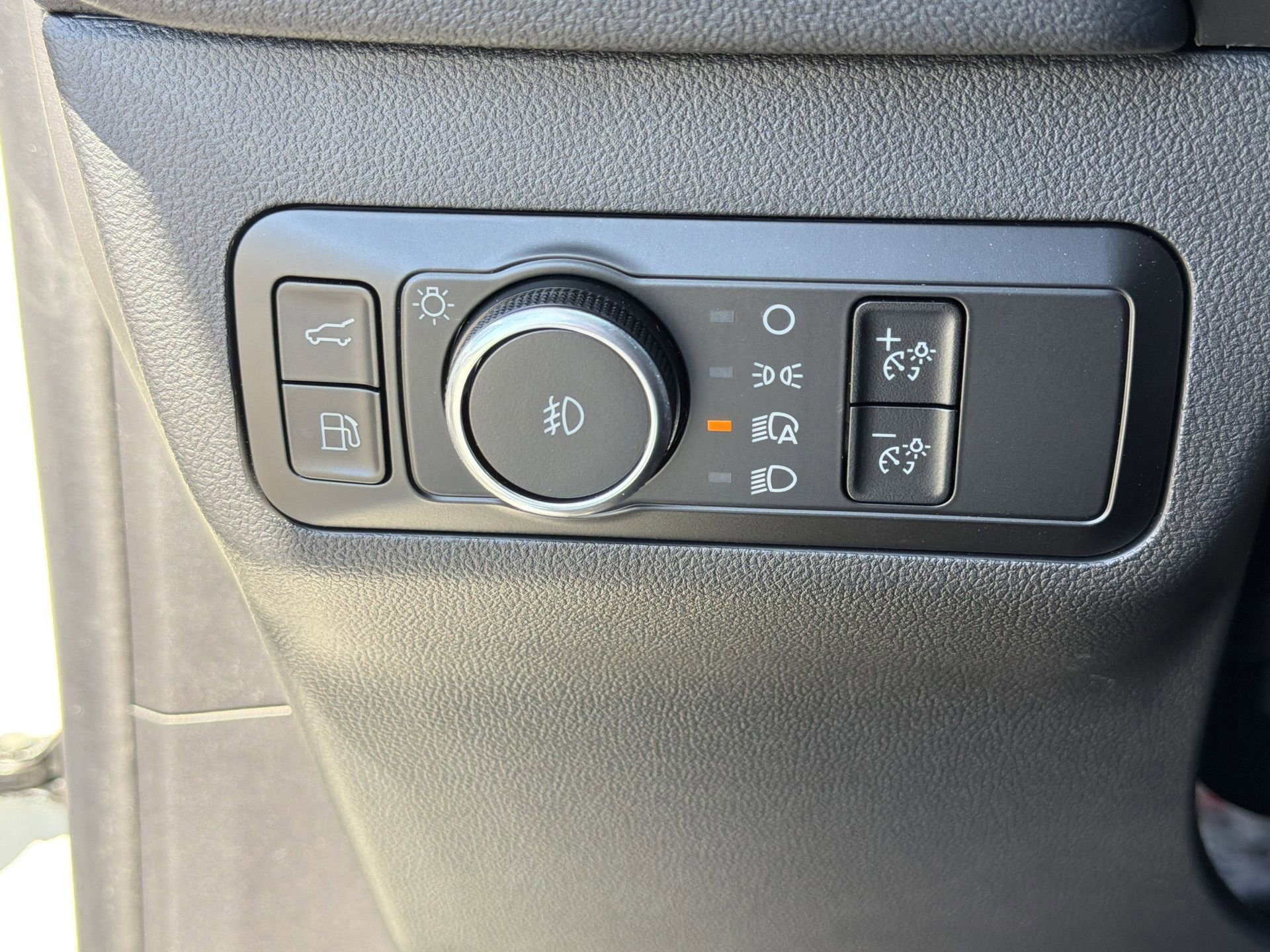 Certified 2025 Ford Escape Base w/ PHEV Premium Package image 18