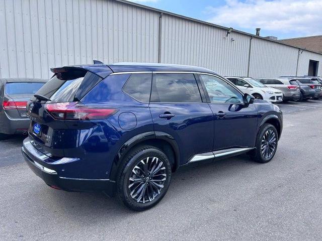 Used 2024 Nissan Rogue Platinum w/ Platinum Premium Package image 3