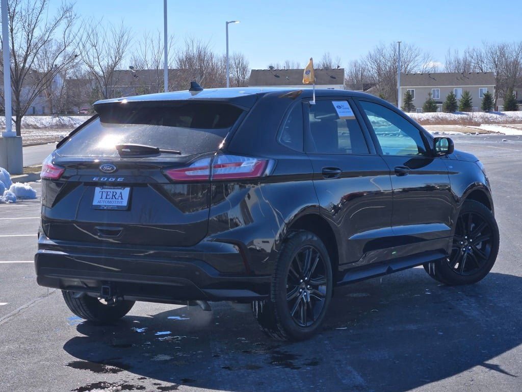 Certified 2024 Ford Edge ST-Line w/ Class II Trailer Tow Package image 11