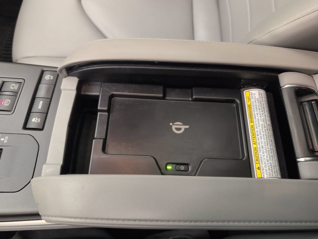 Used 2021 Toyota Highlander XLE FWD image 40