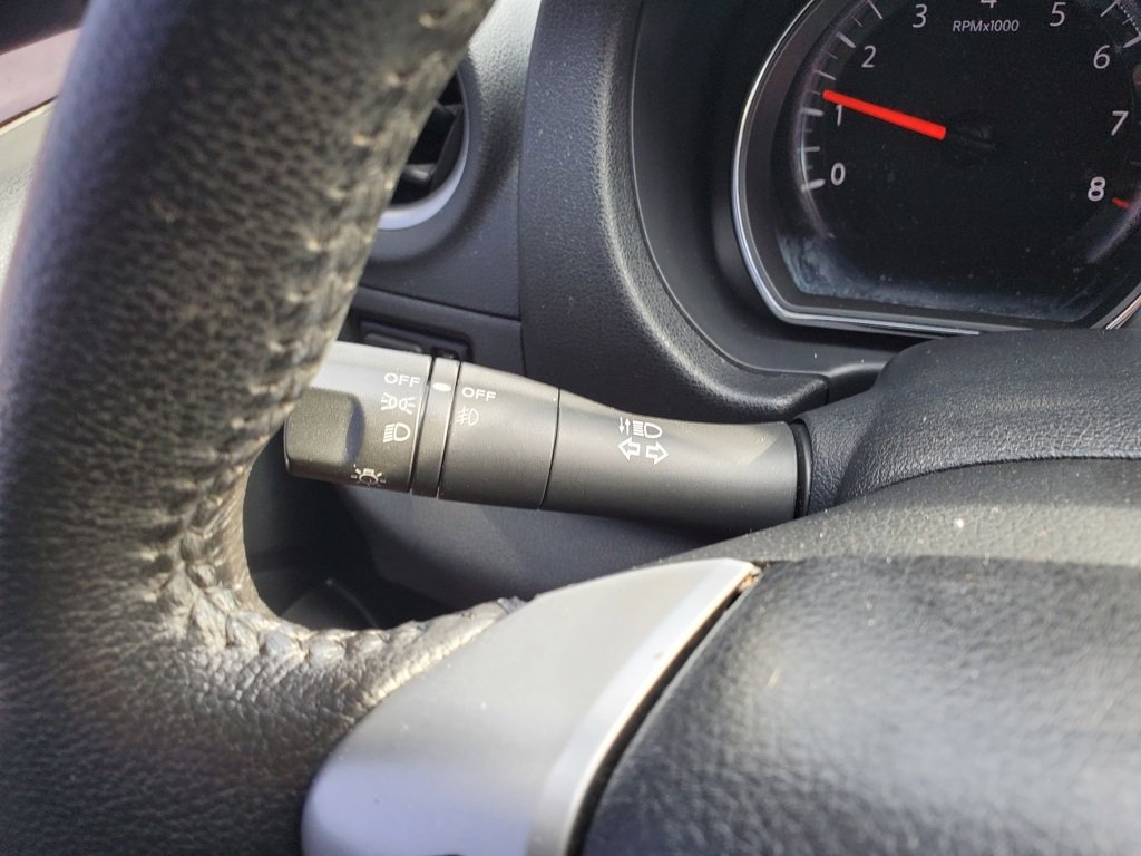 Used 2018 Nissan Versa SV w/ SV Special Edition Package image 19