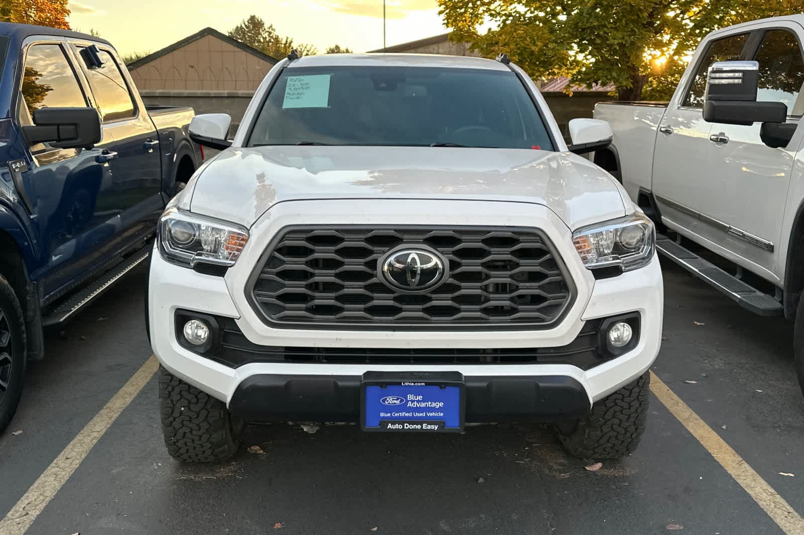 Used 2022 Toyota Tacoma TRD Off-Road AWD/4WD image 2