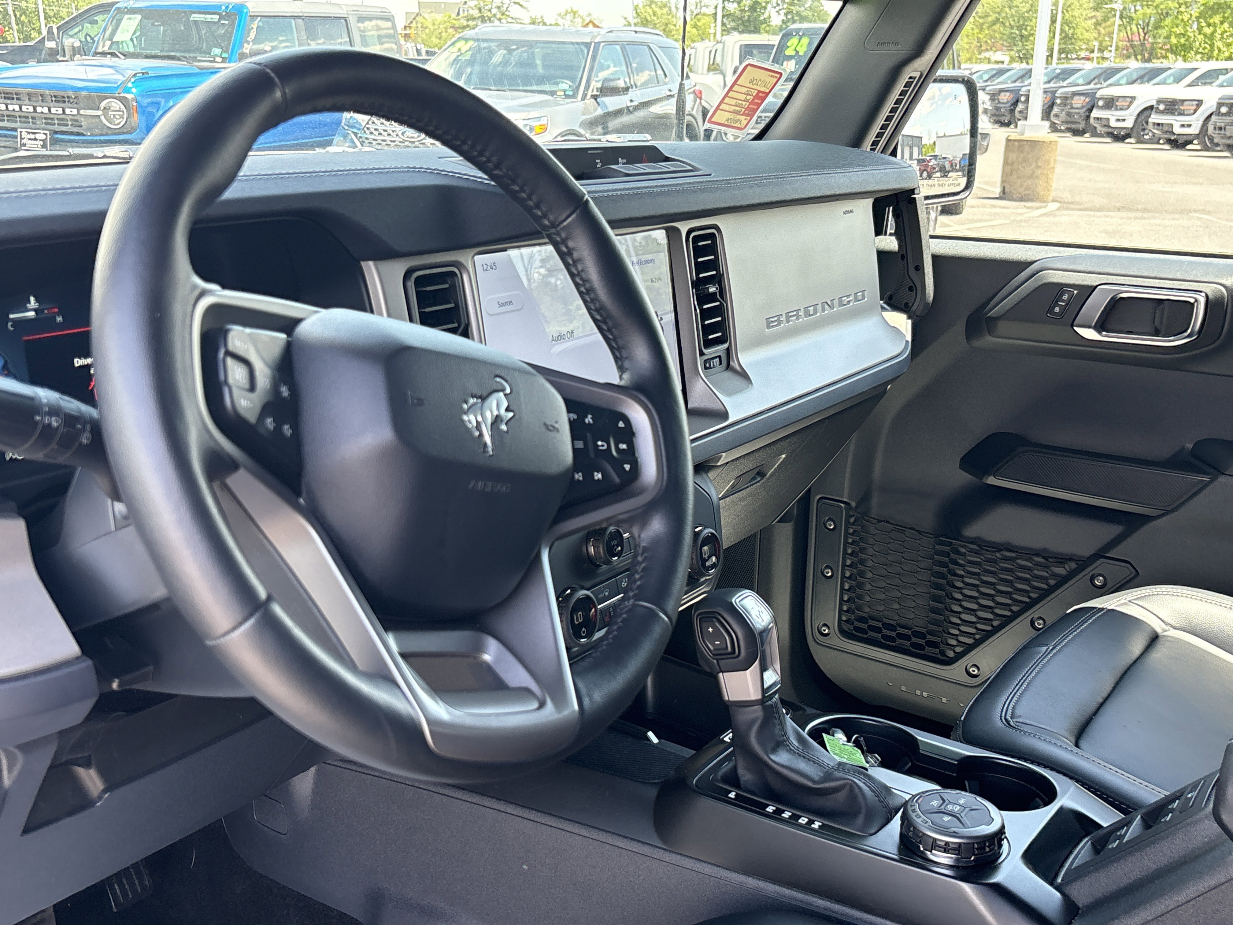 Certified 2025 Ford Bronco Outer Banks AWD/4WD image 18
