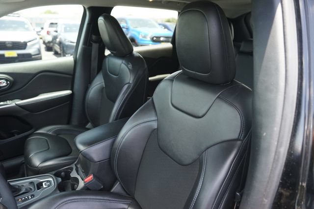 Used 2020 Jeep Cherokee Latitude Plus FWD image 10