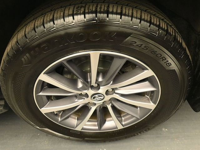 Used 2019 Toyota Highlander XLE image 9