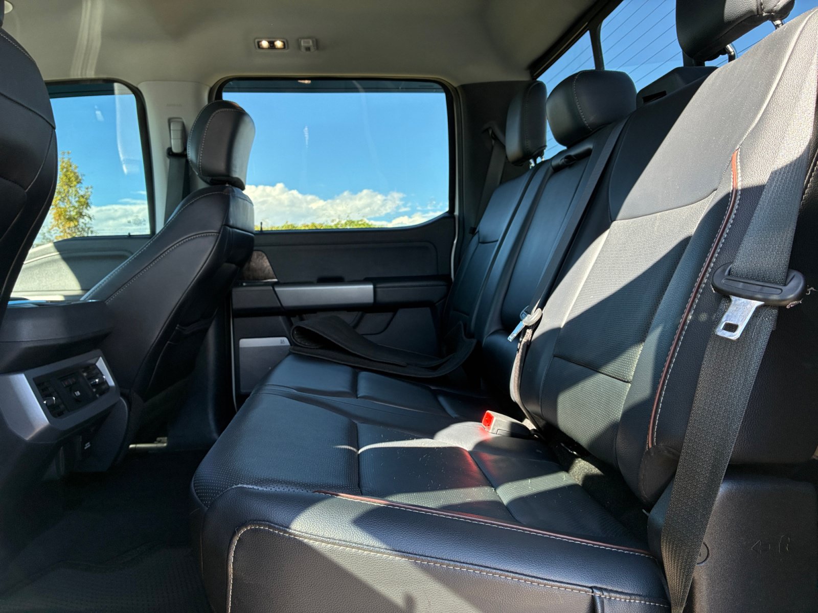 Certified 2024 Ford F250 Lariat w/ Lariat Ultimate Package AWD/4WD image 17