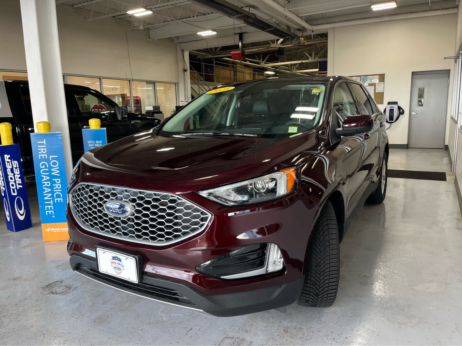 Certified 2023 Ford Edge SEL w/ Convenience Package AWD/4WD image 4