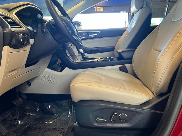 Certified 2018 Ford Edge Titanium w/ Technology Package AWD/4WD image 9