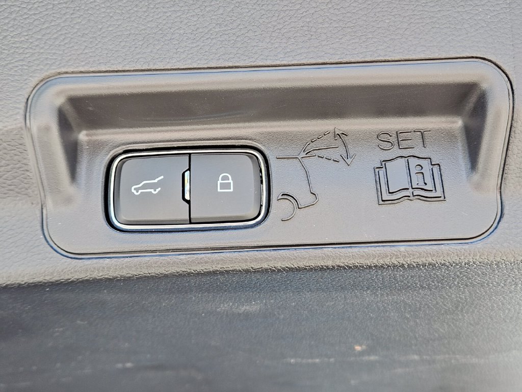 Certified 2025 Ford Explorer ST-Line AWD/4WD image 35