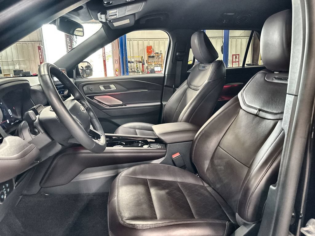 Certified 2026 Ford Explorer Platinum AWD/4WD image 12