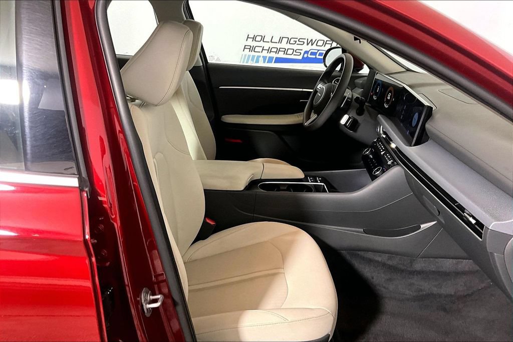 Used 2025 Hyundai Sonata SEL FWD image 6