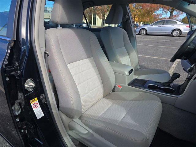 Used 2017 Toyota Camry LE image 23