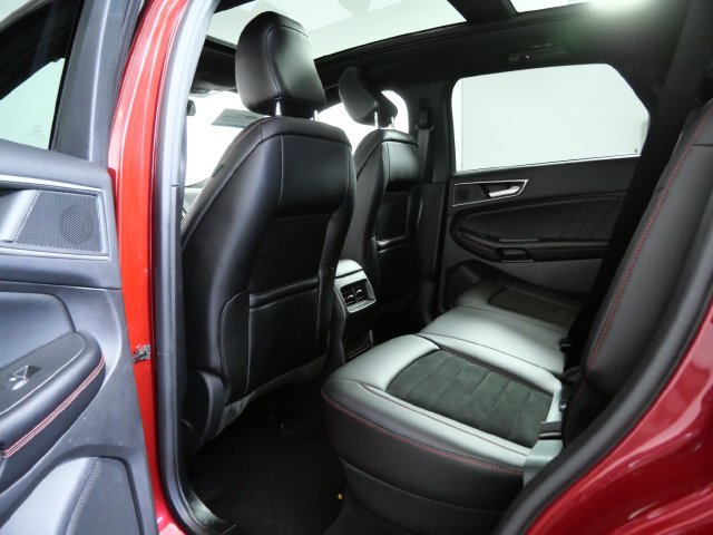 Certified 2022 Ford Edge ST-Line w/ Class II Trailer Tow Package AWD/4WD image 11
