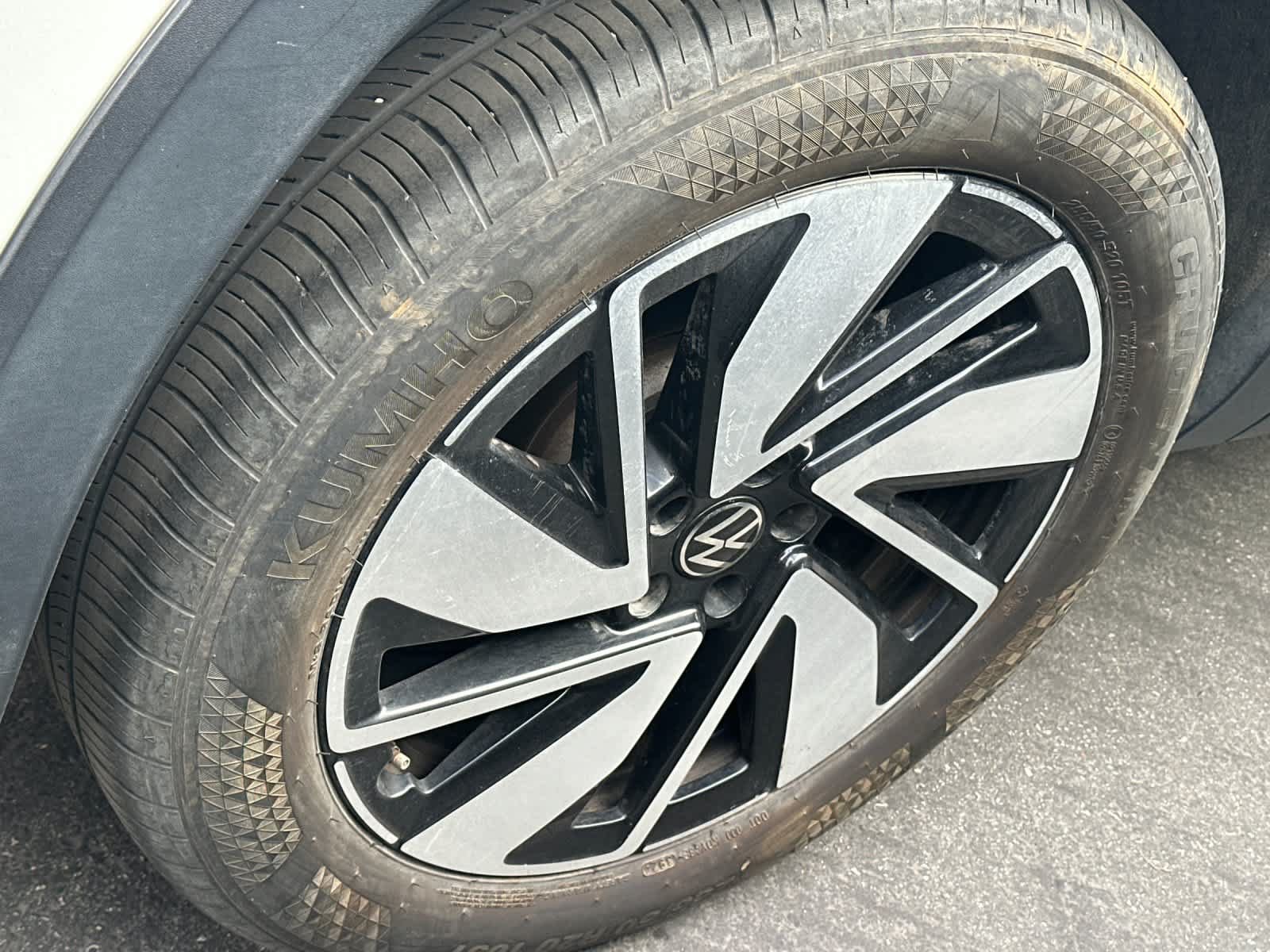 Used 2025 Volkswagen Atlas SE FWD image 9
