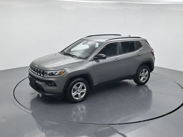 Used 2024 Jeep Compass Latitude AWD/4WD image 41