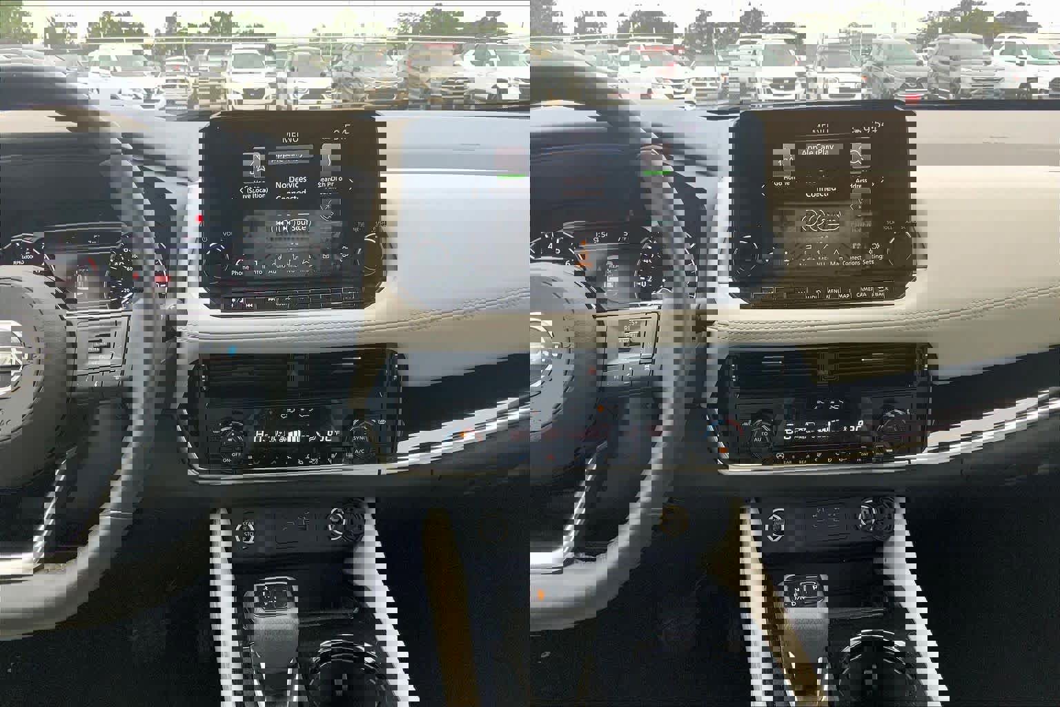 Used 2023 Nissan Rogue SL w/ SL Premium Package image 8