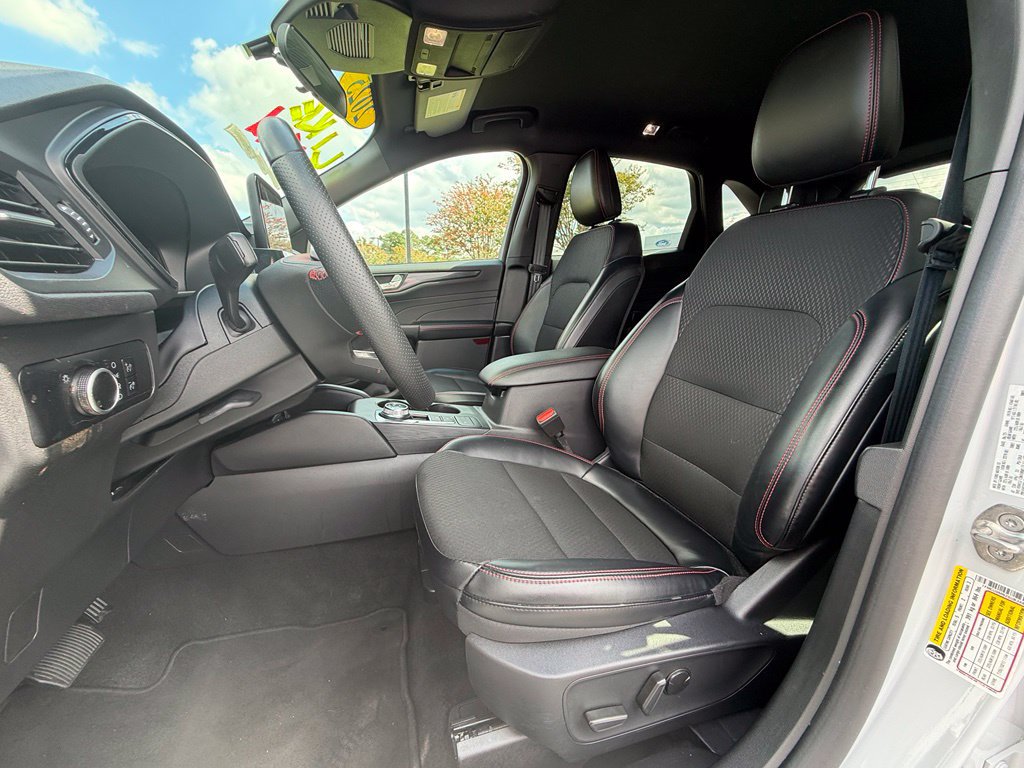 Certified 2025 Ford Escape ST-Line FWD image 18