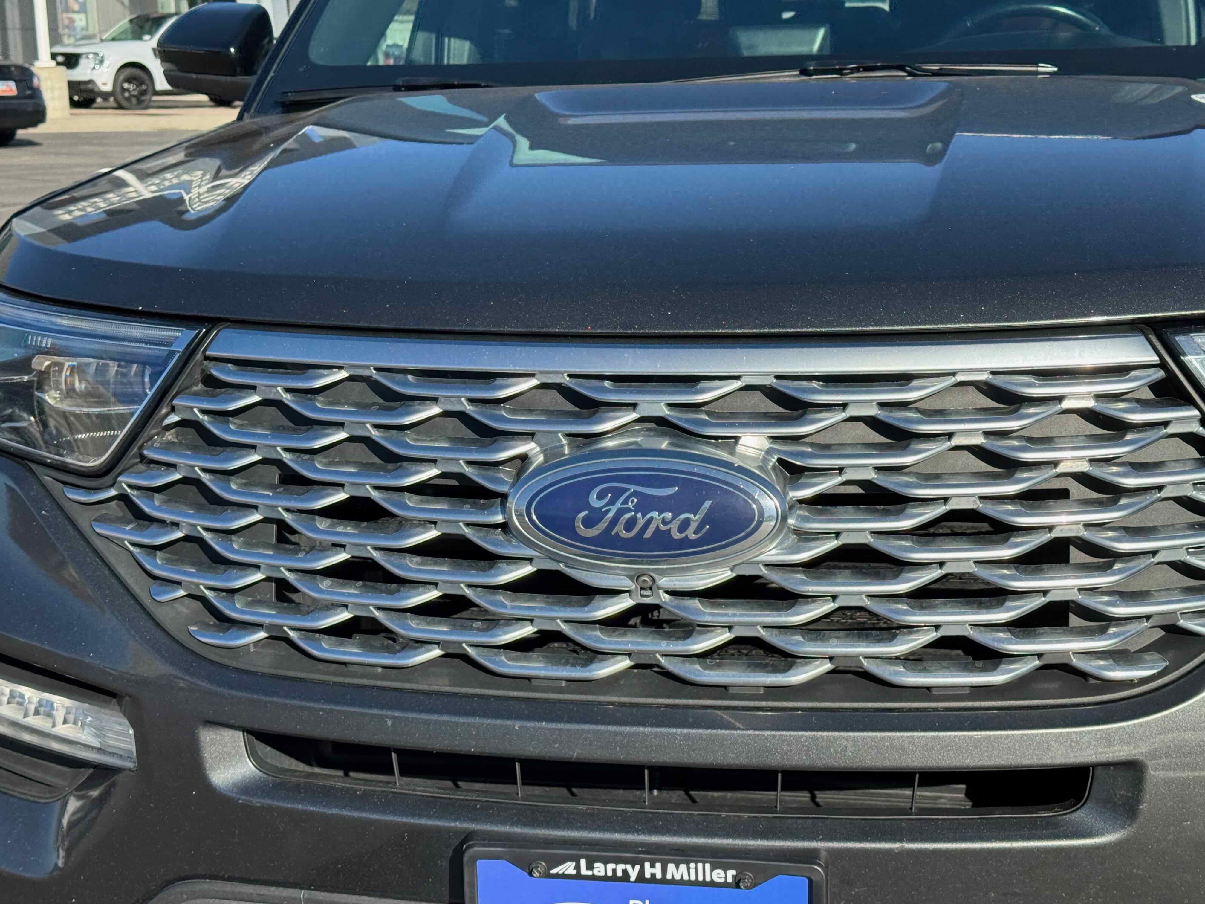 Certified 2020 Ford Explorer Platinum w/ Premium Technology Package image 13