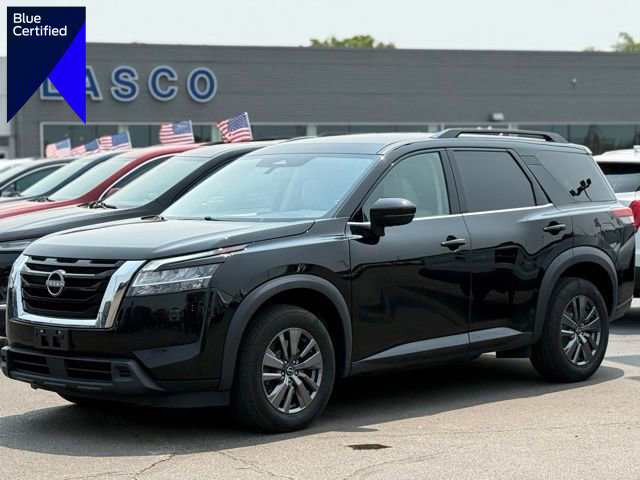 Used 2022 Nissan Pathfinder SV image 1