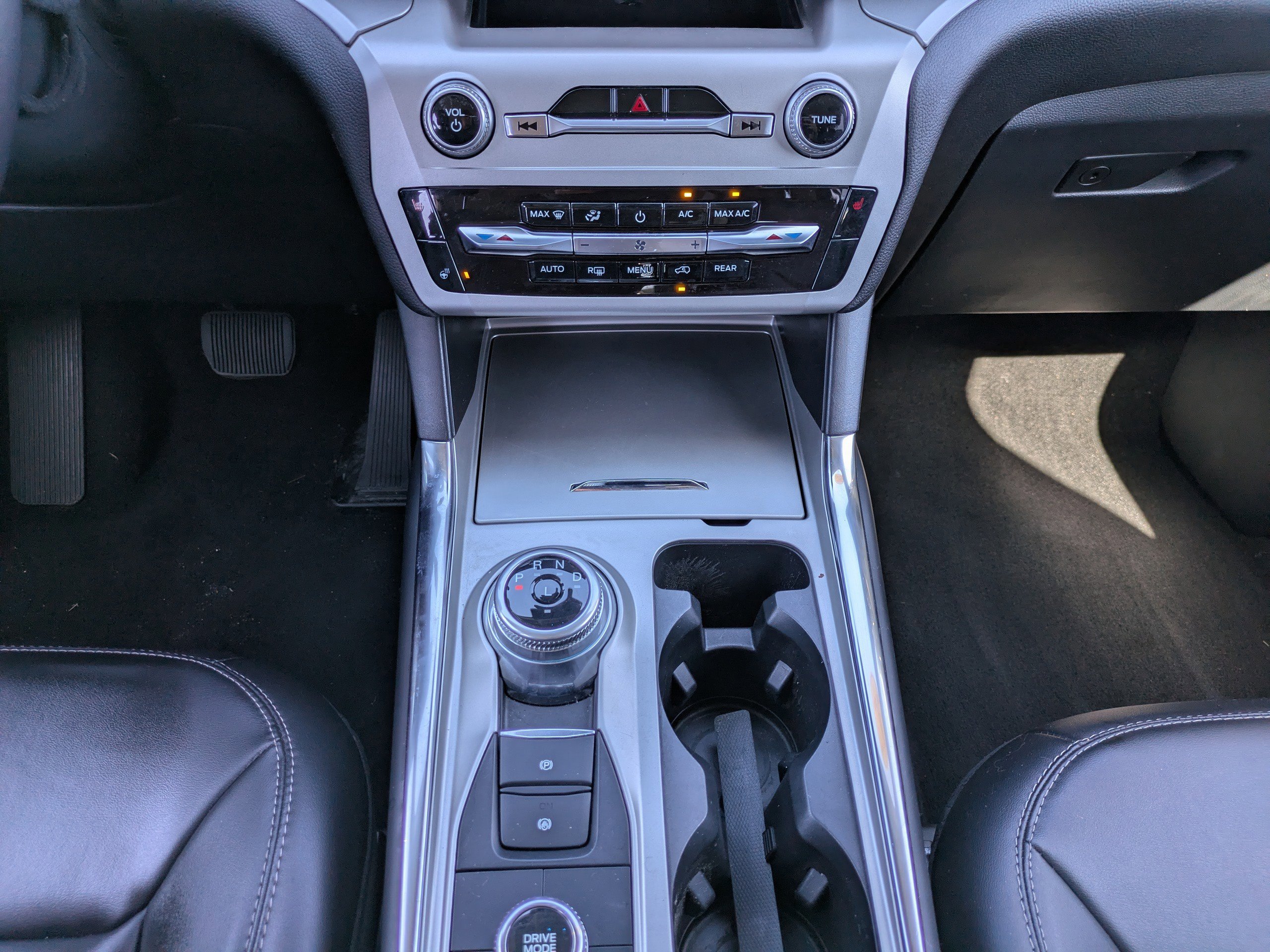 Certified 2022 Ford Explorer XLT w/ Equipment Group 202A image 18