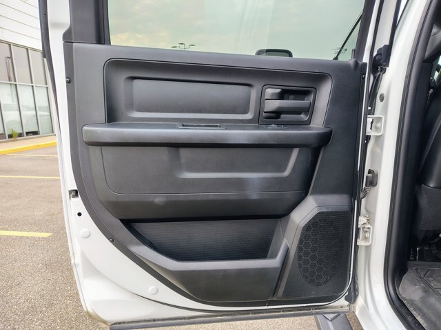 Used 2024 RAM 2500 Tradesman w/ Chrome Appearance Group AWD/4WD image 11