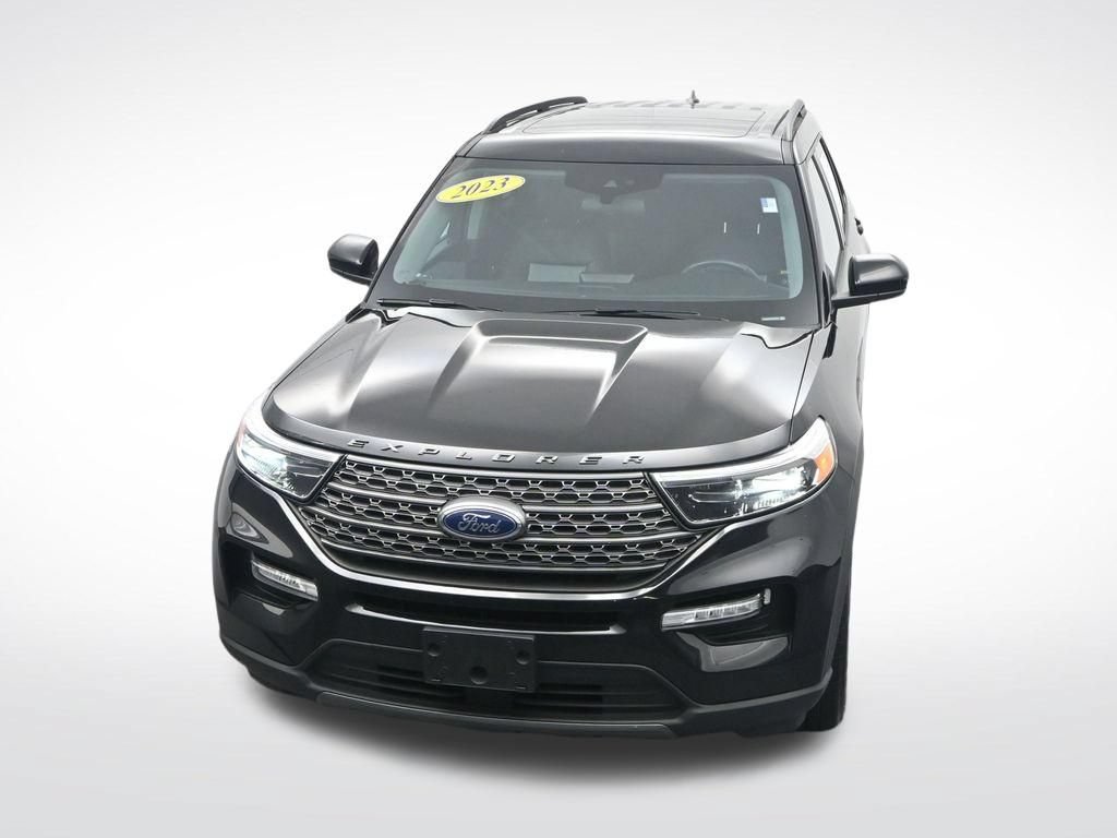 Certified 2023 Ford Explorer XLT w/ Equipment Group 202A AWD/4WD image 24