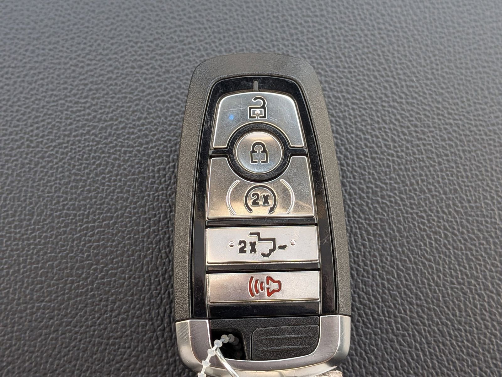 Certified 2026 Ford F250 Lariat w/ Black Appearance Package image 33