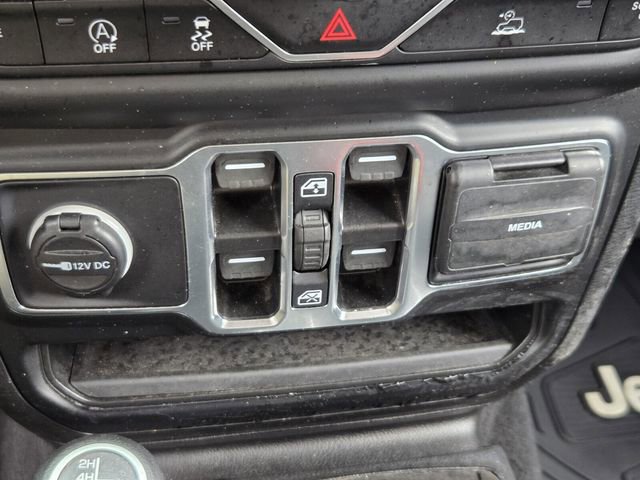 Used 2021 Jeep Wrangler Unlimited Sahara AWD/4WD image 24