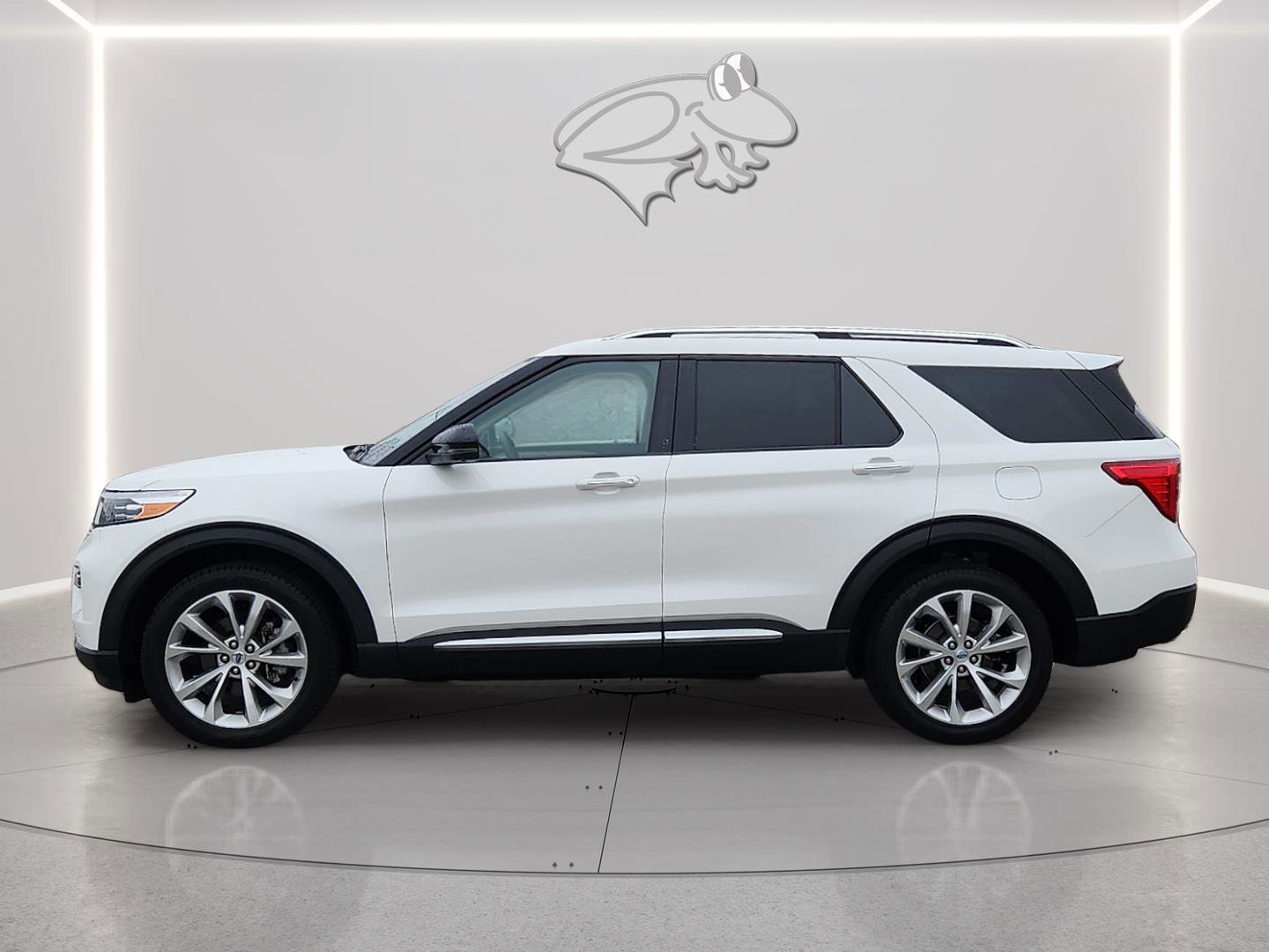 Certified 2023 Ford Explorer Platinum w/ Technology Package image 2