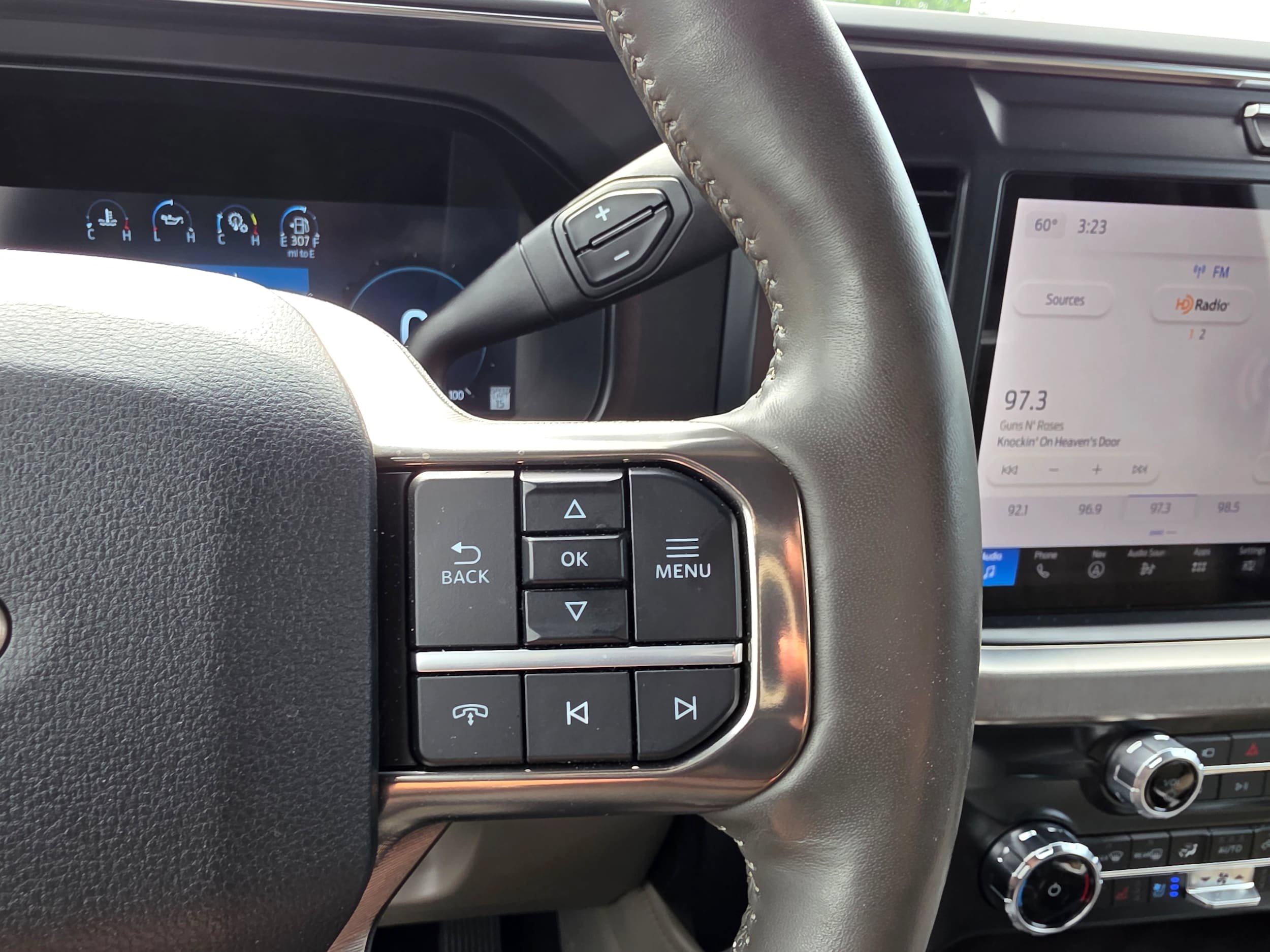 Certified 2026 Ford F250 Platinum w/ Platinum Plus Package AWD/4WD image 17