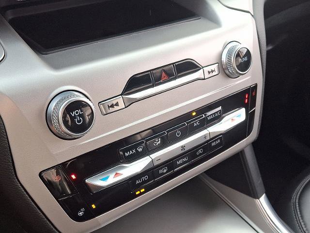 Certified 2022 Ford Explorer XLT w/ Equipment Group 202A image 16