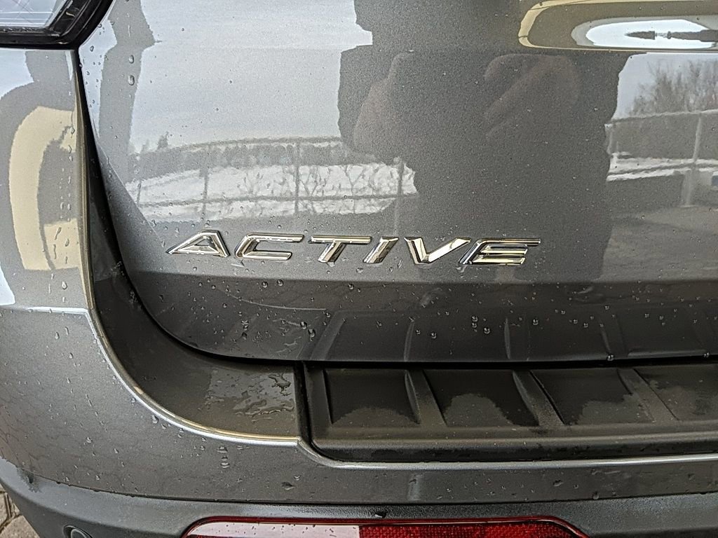 Certified 2025 Ford Explorer Active image 9