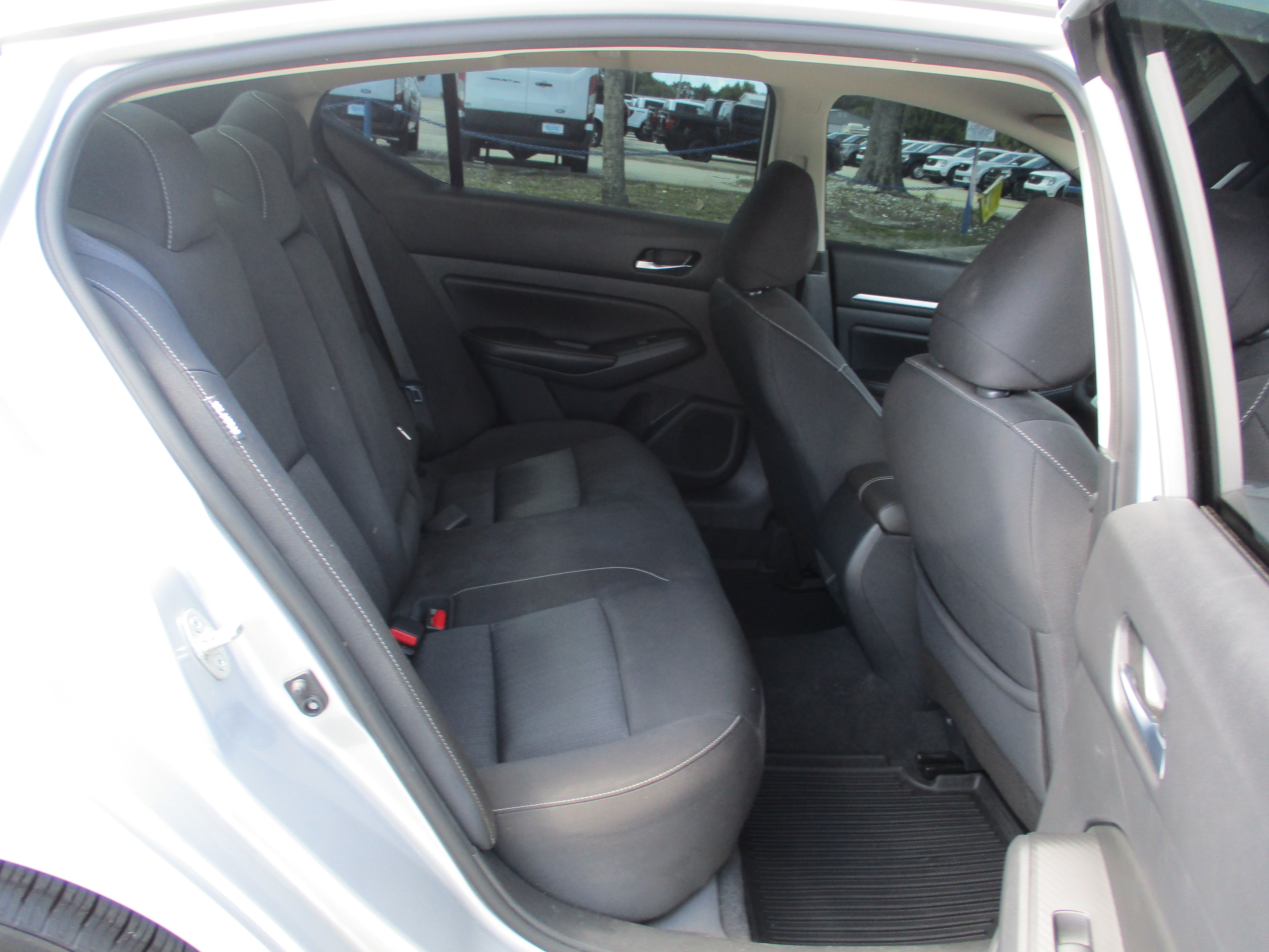 Used 2022 Nissan Altima 2.5 SV FWD image 13