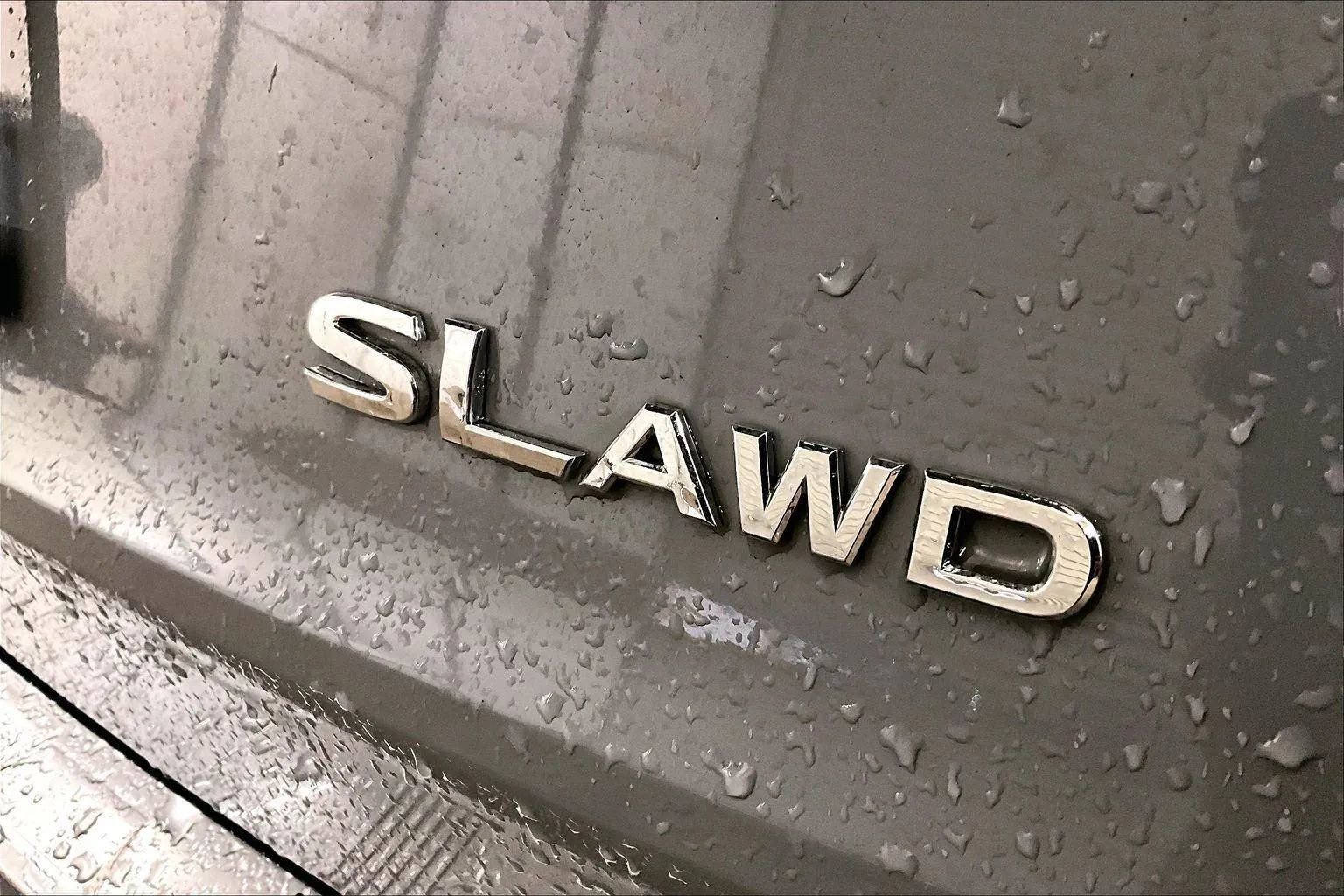 Used 2023 Nissan Rogue SL w/ SL Premium Package image 13