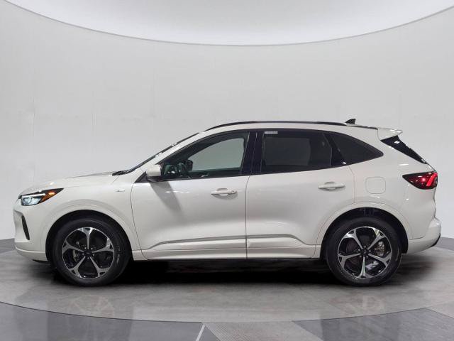 Certified 2023 Ford Escape ST-Line Select w/ Tech Pack #2 AWD/4WD image 2