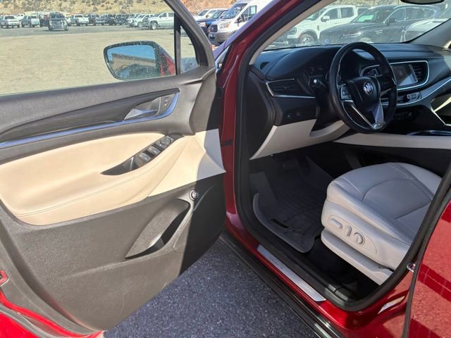 Used 2023 Buick Enclave Essence image 12