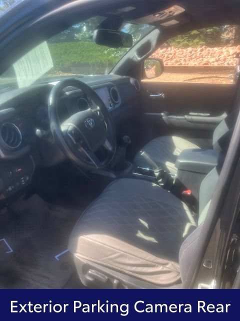Used 2021 Toyota Tacoma TRD Off-Road w/ Technology Package AWD/4WD image 10