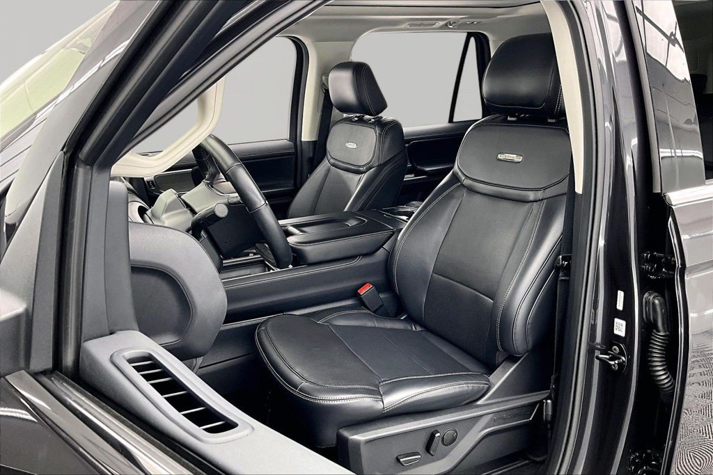 Certified 2025 Ford Expedition Max Platinum w/ Driver's Package AWD/4WD image 25