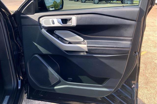 Certified 2023 Ford Explorer Limited w/ Limited Technology Package RWD image 24
