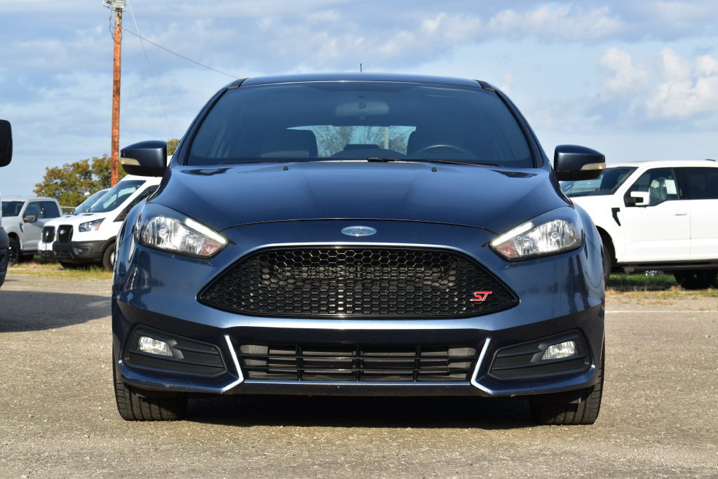 Certified 2018 Ford Focus ST FWD image 2