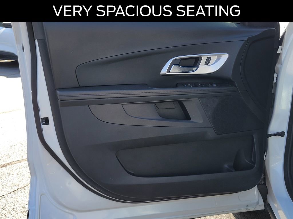 Used 2017 Chevrolet Equinox LT image 17