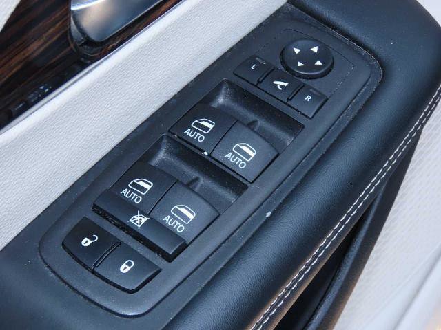 Used 2023 Chrysler Pacifica Limited image 17