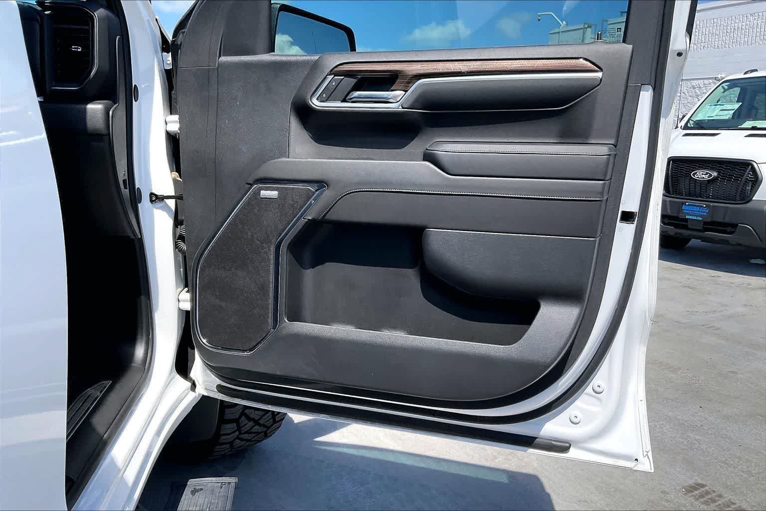 Used 2024 Chevrolet Silverado 1500 RST w/ Convenience Package II RWD image 28