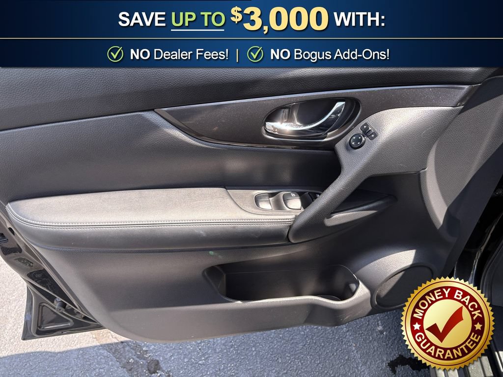 Used 2020 Nissan Rogue SV FWD image 16