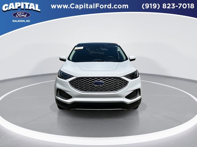 Certified 2024 Ford Edge SEL w/ Convenience Package AWD/4WD image 3