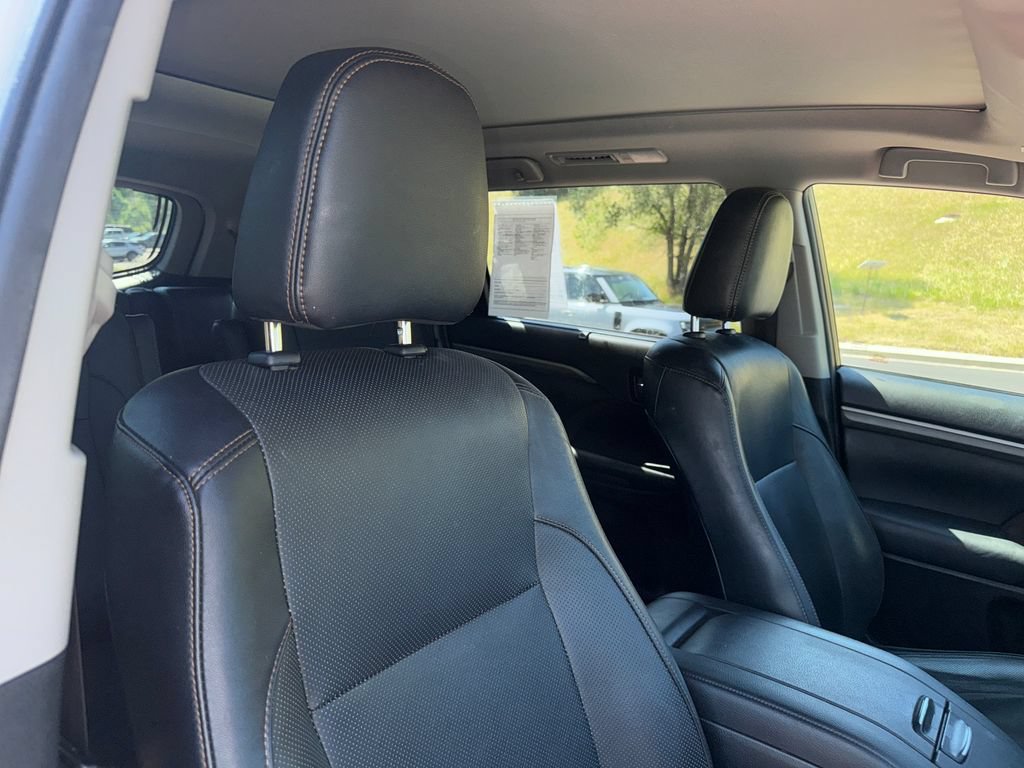 Used 2019 Toyota Highlander Limited Platinum AWD/4WD image 33