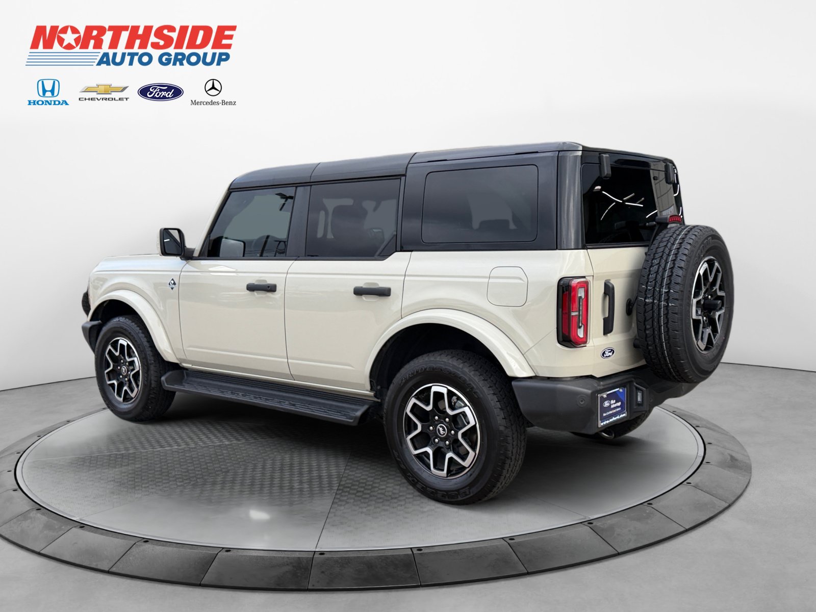 Certified 2026 Ford Bronco Outer Banks AWD/4WD image 5