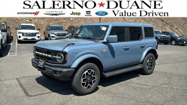 Certified 2025 Ford Bronco Outer Banks AWD/4WD image 1
