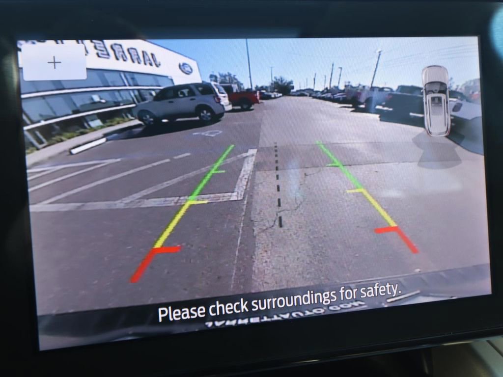 Certified 2022 Ford Explorer XLT w/ Equipment Group 202A image 10