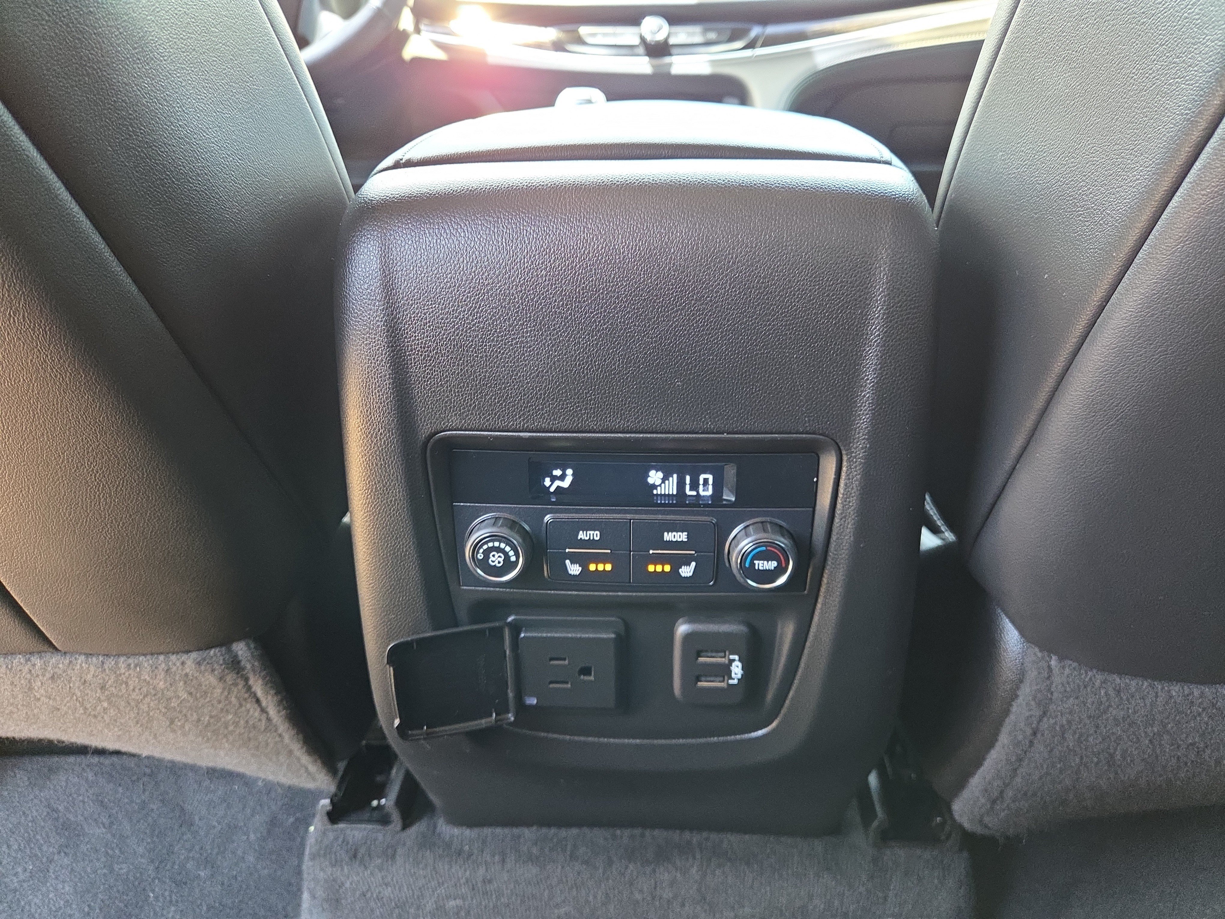 Used 2021 Buick Enclave Avenir w/ Avenir Technology Package FWD image 13